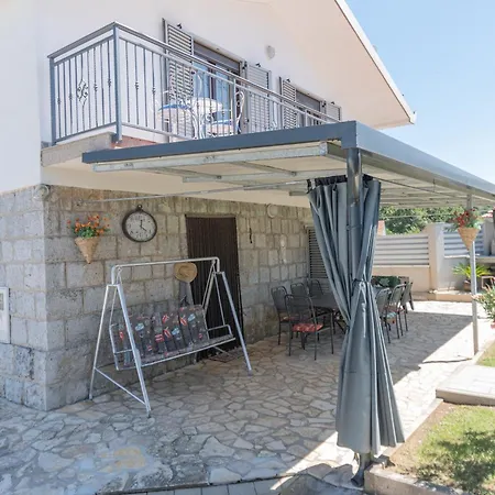 Spacious For 10 With A Big Private Pool Villa Trilj