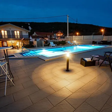 Villa Spacious For 10 With A Big Private Pool *
