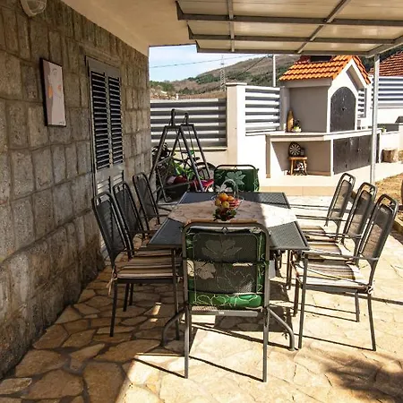 Spacious For 10 With A Big Private Pool Villa Trilj