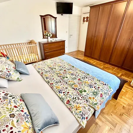 Spacious For 10 With A Big Private Pool Villa *