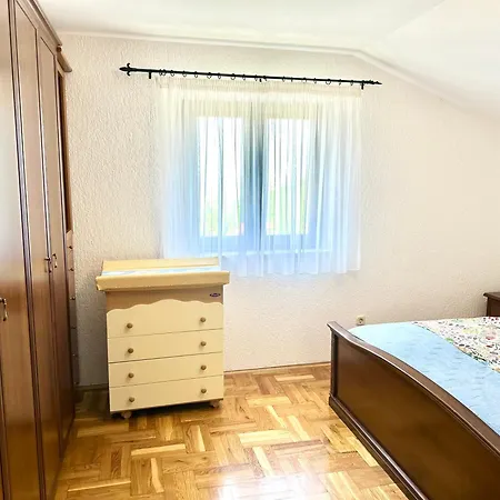 Villa Spacious For 10 With A Big Private Pool Trilj