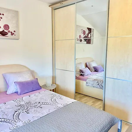 Spacious For 10 With A Big Private Pool Trilj
