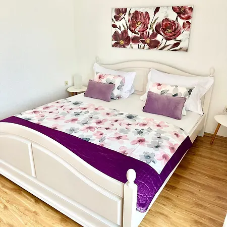 Villa Spacious For 10 With A Big Private Pool *