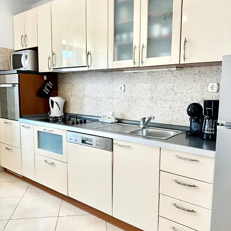 Spacious For 10 With A Big Private Pool Trilj